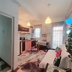 Happy House *
